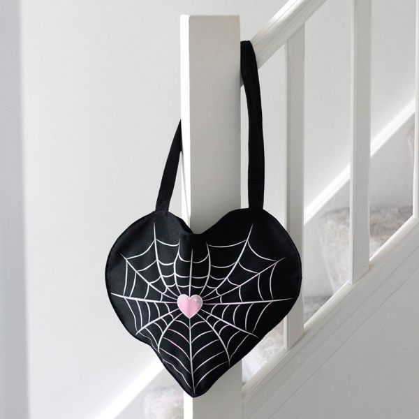 Spiderweb Heart-Kangaskassi-4
