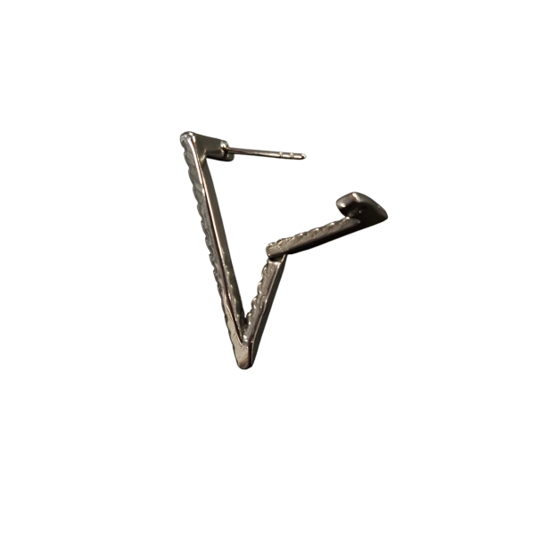 Triangular-Korvakorut-3